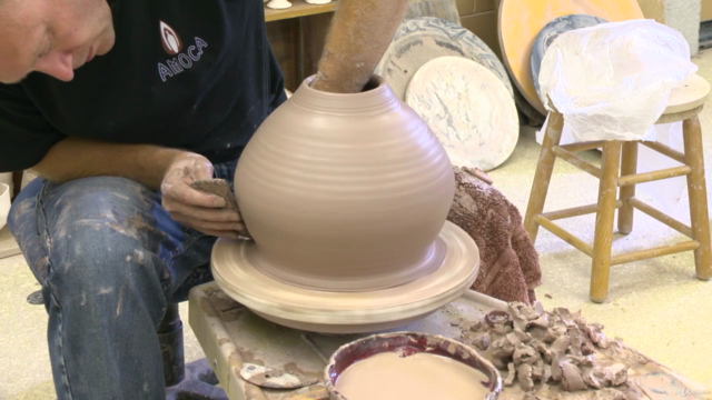 Wheel-Thrown Pottery for Beginners - Screenshot_03