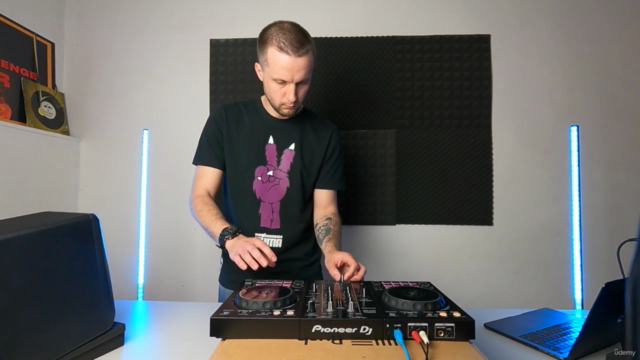 DJing on Controller - Screenshot_03