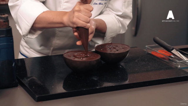 Chocolate display with Master Pastry Chef - Screenshot_02