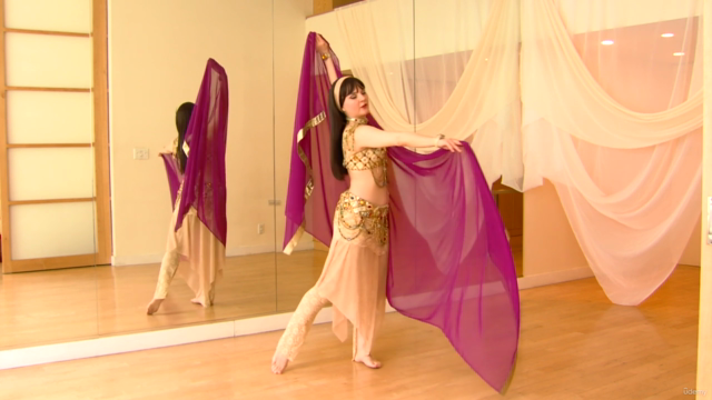 Bir Demet: A Classic Belly Dance Veil Choreography - Screenshot_04