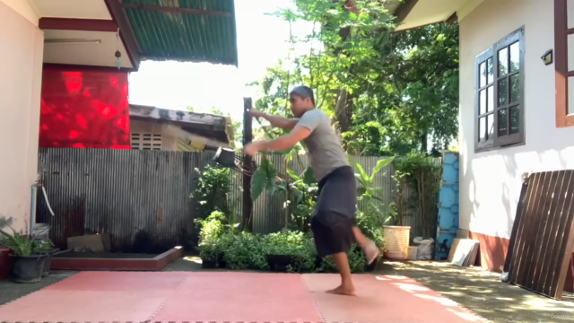 Double Sword Trick 5 in Krabikrabong Thai by Chanuphon - Screenshot_01